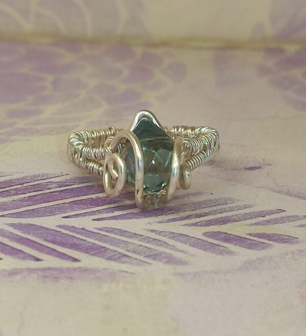 Anillo Lagrima Cristal V Plateado