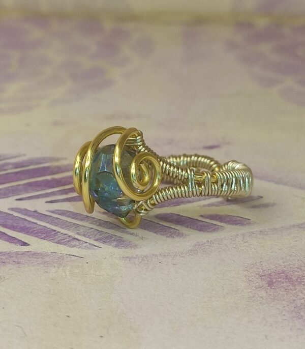 Anillo Lagrima Cristal V Dorado