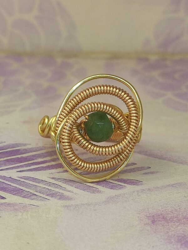 Anillo Espiral Turmalina verde Dorado