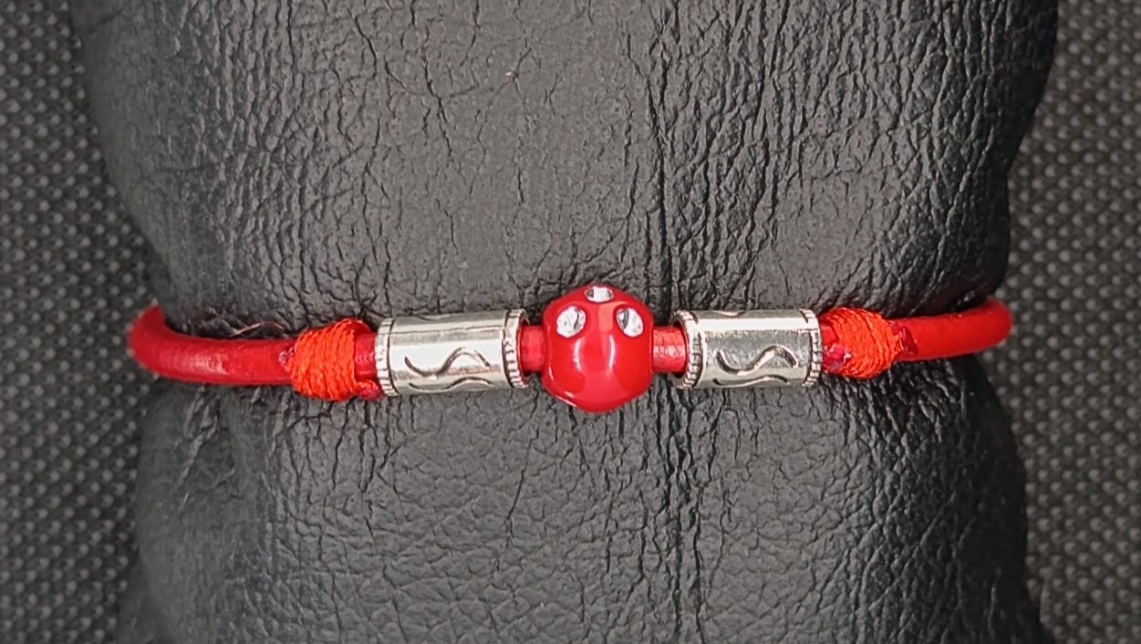 Pulsera cuero rojo 2