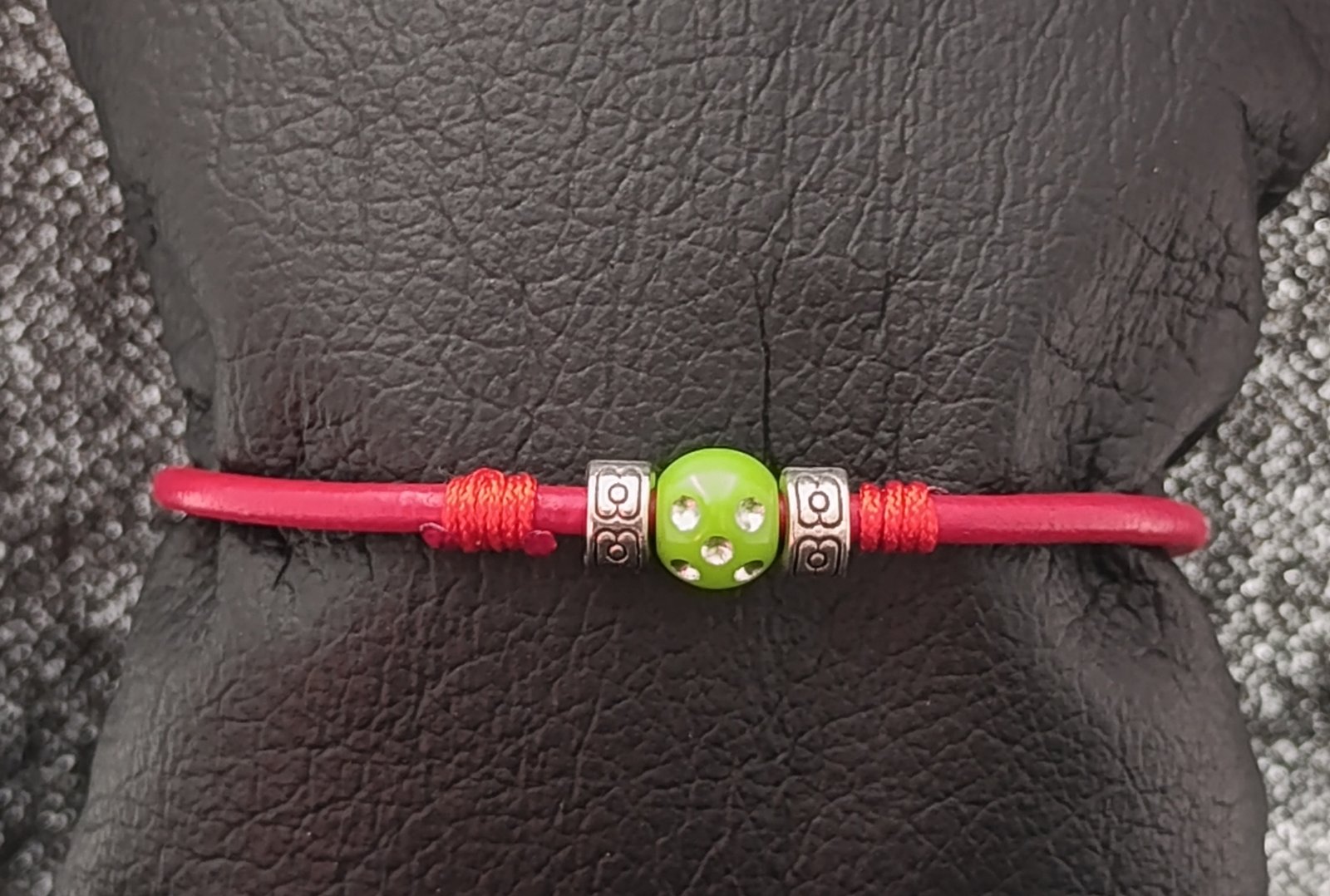 Pulsera cuero rojo 1